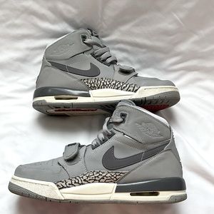 Nike Air Jordan Legacy 312 Wolf Grey/Sail. Size Youth 6.5 / Women 7.5